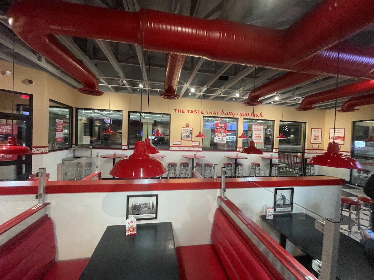 Freddy's Frozen Custard & Steakburgers-4