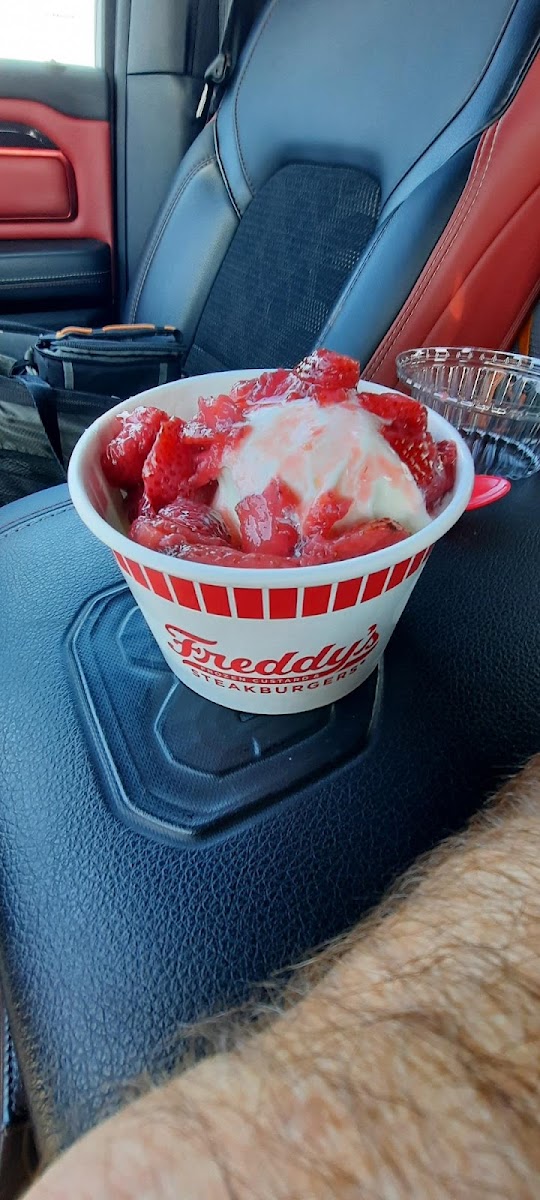 Freddy's Frozen Custard & Steakburgers-7